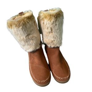 Toms - Brown / Tan Rawhide - NWT but no box - 7.5 - pull on boots